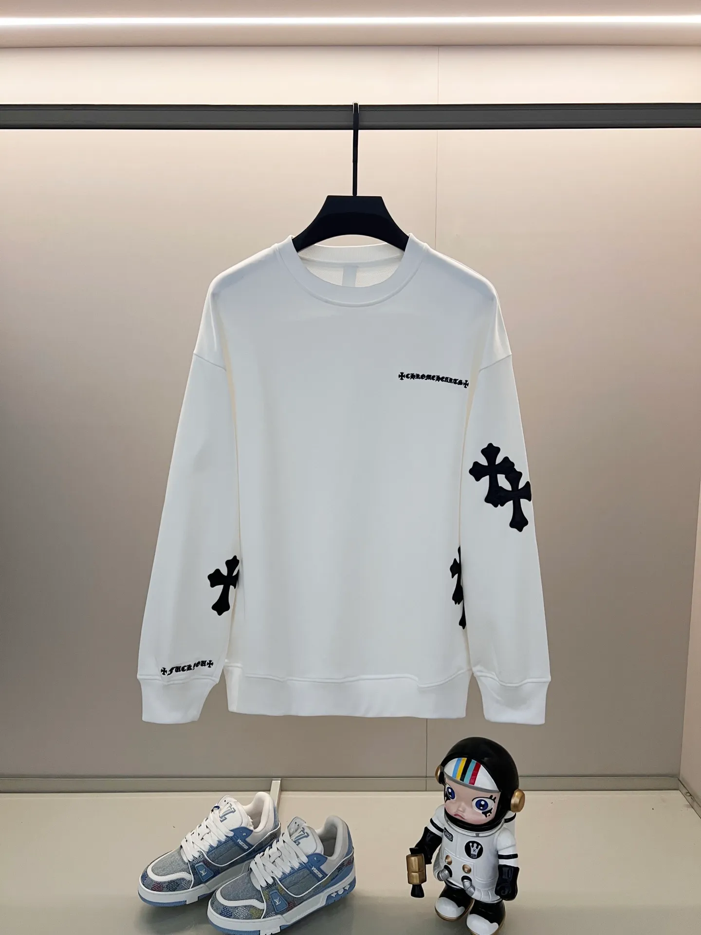 P220 chrome hearts/Chrome Hearts 420g pure cotton round neck sweatshirt Sanskrit embroidery🪡letter LOGO logo leather label✝️cross craftsmanship official synchronization 1:1 original mold opening fashion personality versatile trend pure original quality original washed fabric hang tag collar label washed wheat three complete standards Color: black. White. Size: XS-L